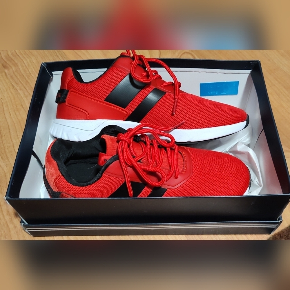New In Box Kids Size 3 Nautica Athletic Shoe 👟